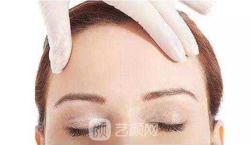 豐額頭+蘋果肌 女漢紙成女神，超有女人味