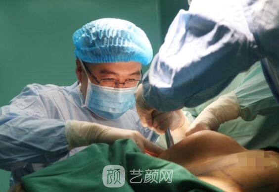 高偉成大夫個(gè)人介紹