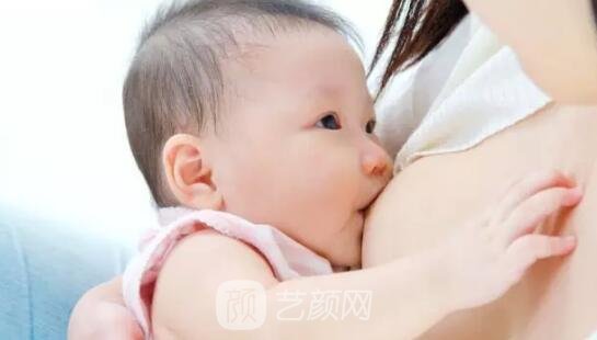 哺乳是否會導(dǎo)致胸部下垂？