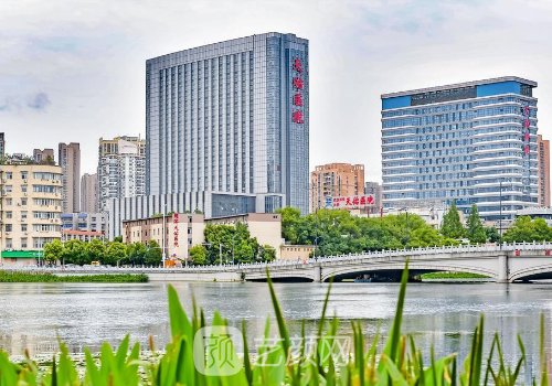 武漢天佑雙眼皮醫(yī)生排名